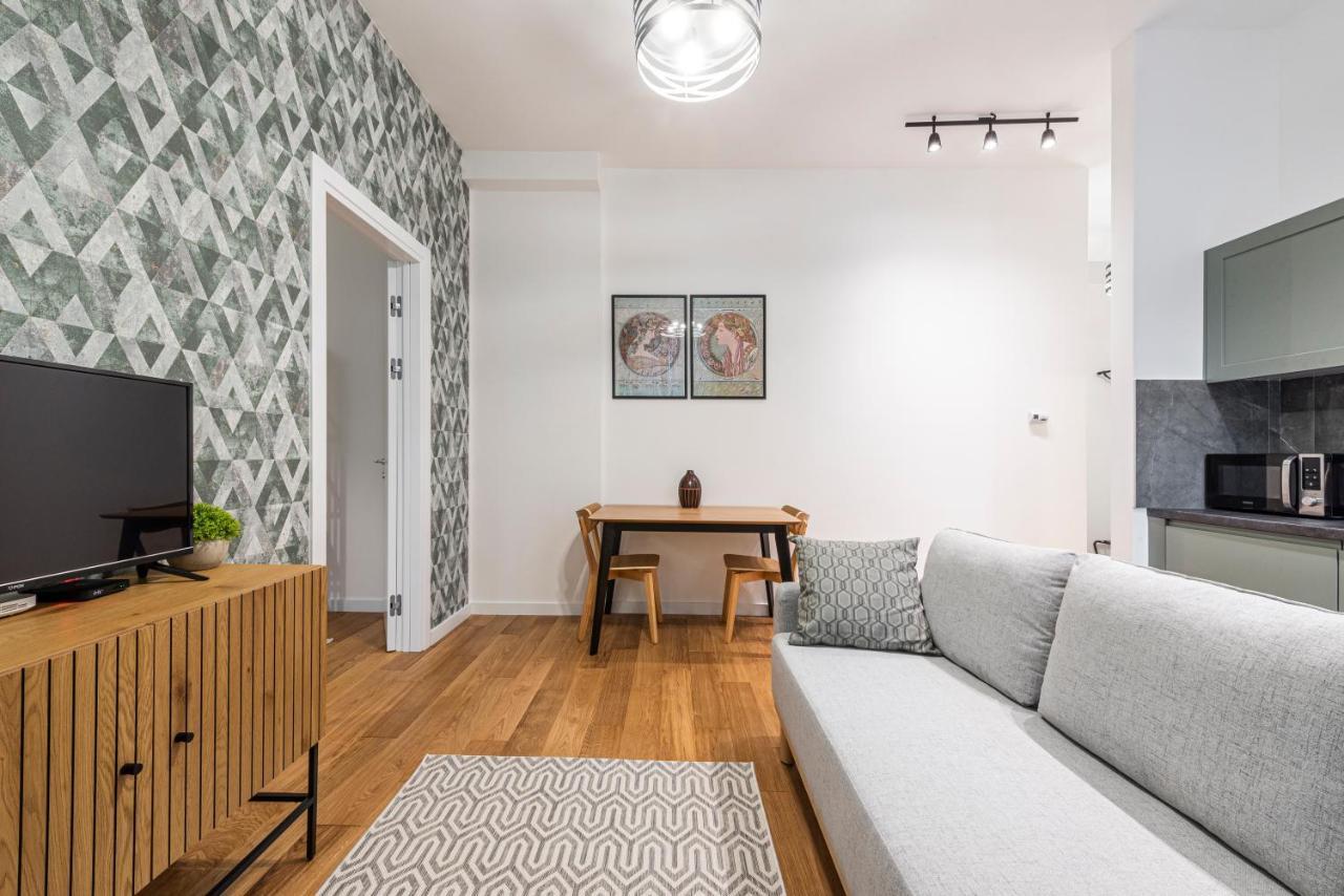 Vertigo One Bedroom Apartment - Free Private Parking-Fast Wi-Fi Novi Sad Exteriör bild
