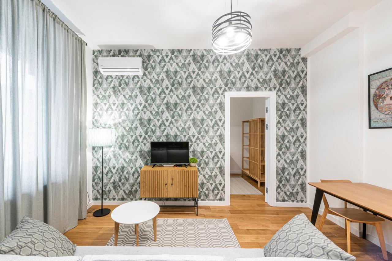 Vertigo One Bedroom Apartment - Free Private Parking-Fast Wi-Fi Novi Sad Exteriör bild