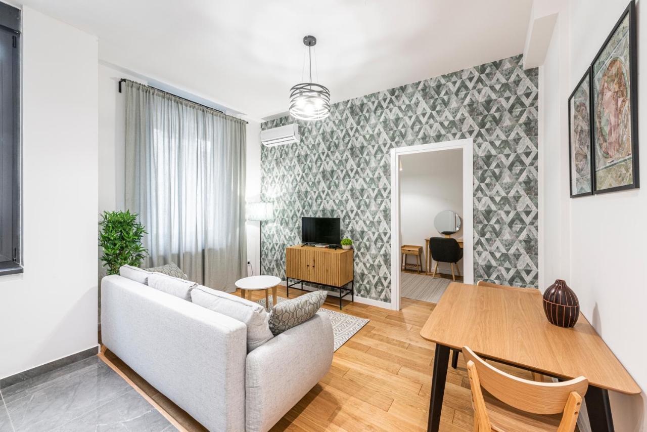 Vertigo One Bedroom Apartment - Free Private Parking-Fast Wi-Fi Novi Sad Exteriör bild