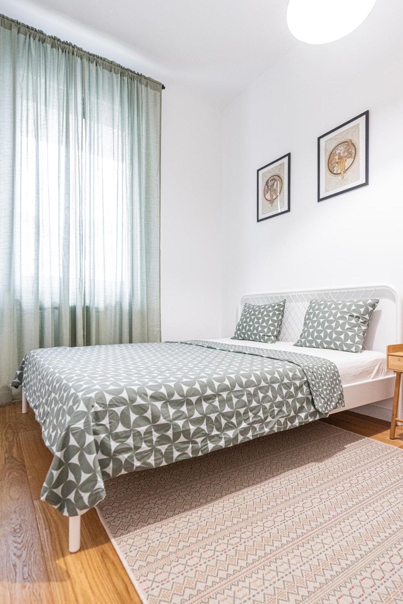 Vertigo One Bedroom Apartment - Free Private Parking-Fast Wi-Fi Novi Sad Exteriör bild