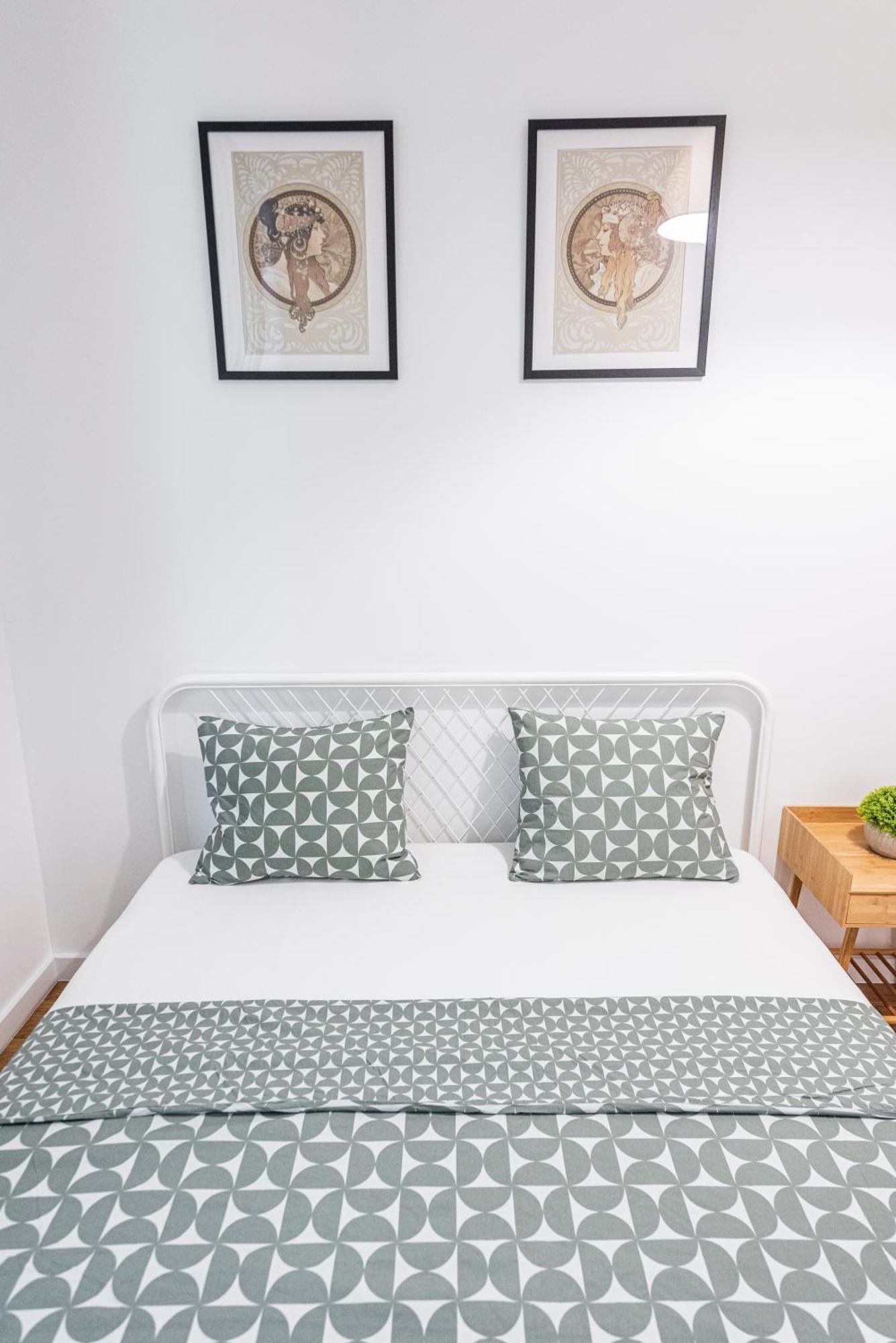 Vertigo One Bedroom Apartment - Free Private Parking-Fast Wi-Fi Novi Sad Exteriör bild