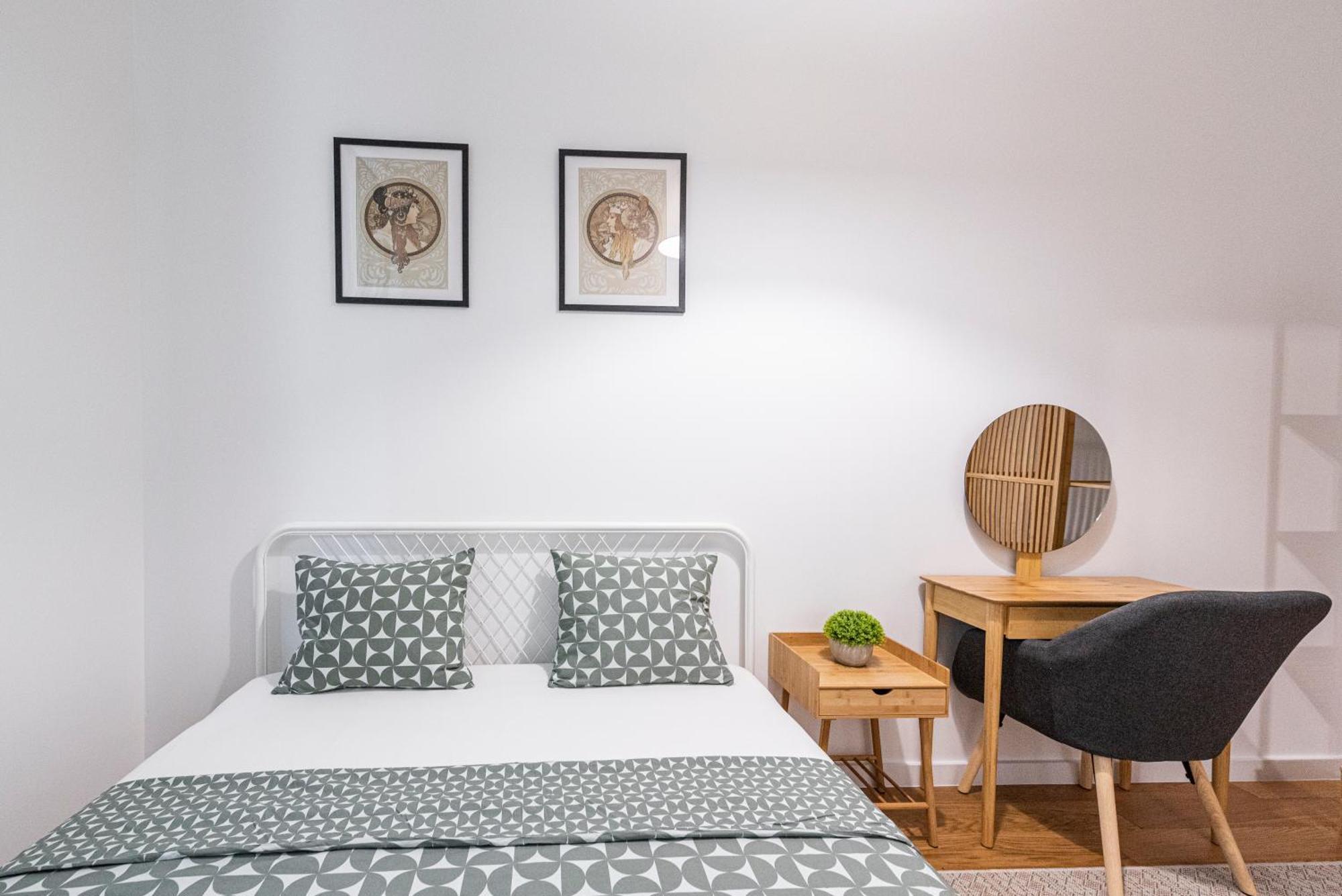 Vertigo One Bedroom Apartment - Free Private Parking-Fast Wi-Fi Novi Sad Exteriör bild